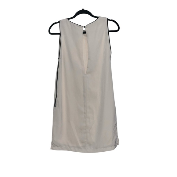 ASTR the Label Ivory Sleeveless shift mini dress Side Zipper Size Small NWT - Picture 3 of 9